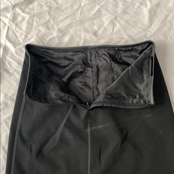 Authentic PRADA Skirt with Leather Lining - Picture 3 of 9